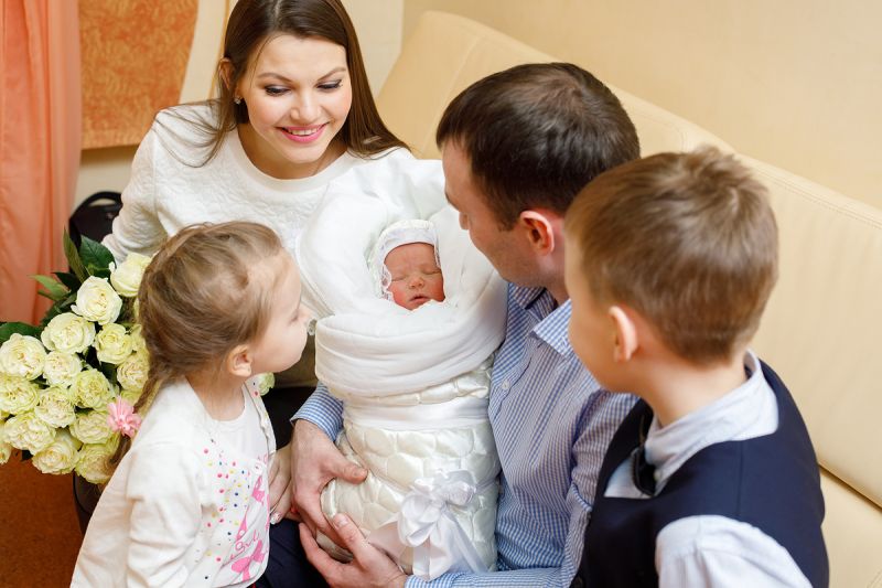 Семья с новорожденным